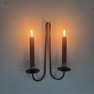 IJzeren wandkandelaar