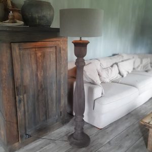 Houten baluster vloerlamp ~ 125 cm ~ ‘Umber’