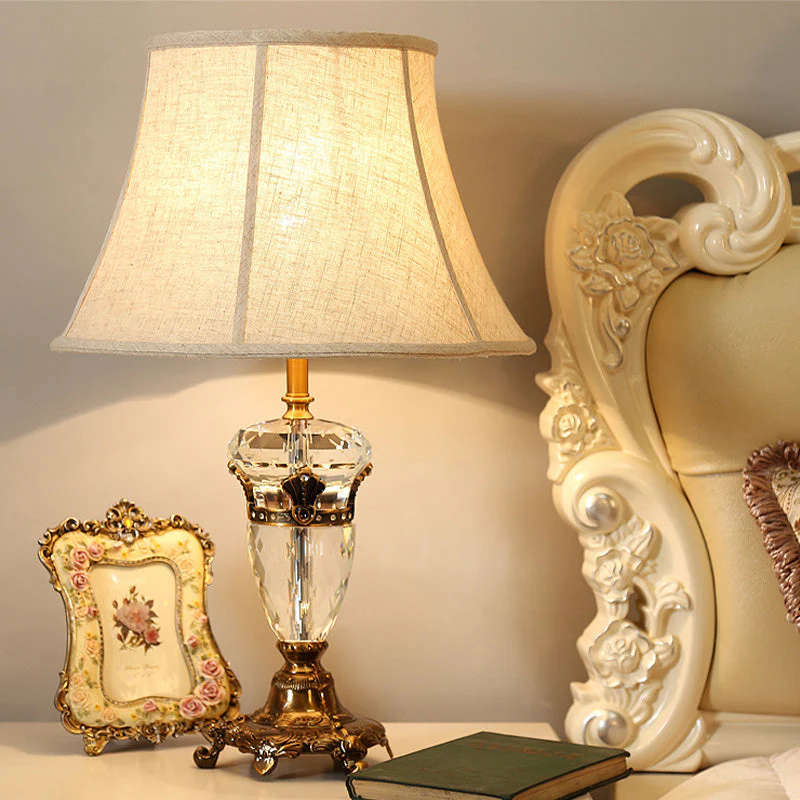 Moderne Kristallen Nachtlamp - Gebogen Stoffen Tafellamp in Beige - Afbeelding 3