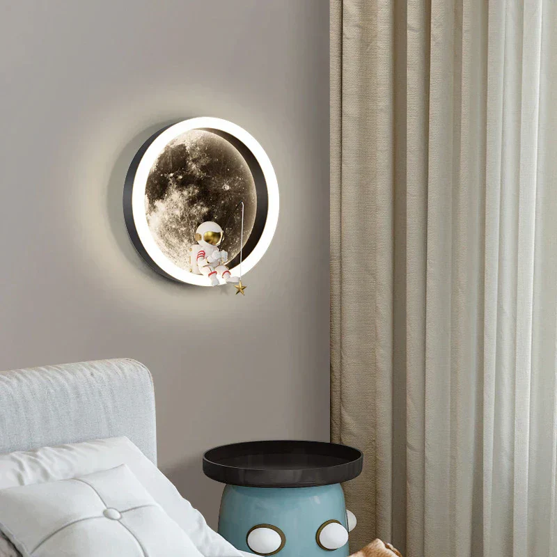 LunaGlow - Astronaut LED Wandlamp - Afbeelding 3