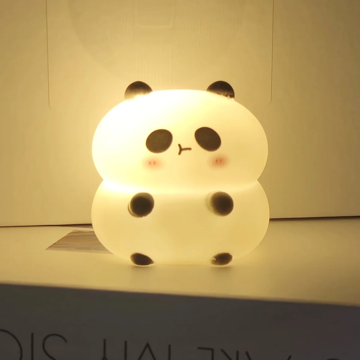 PandaGlow - Aziatisch-geïnspireerd Panda Nachtlampje met LED-verlichting - Afbeelding 4