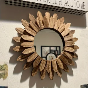 Houten Spiegel met Bloemvormig Frame – Wandgemonteerde Decoratieve Spiegel voor Woonkamer, Slaapkamer en Badkamer