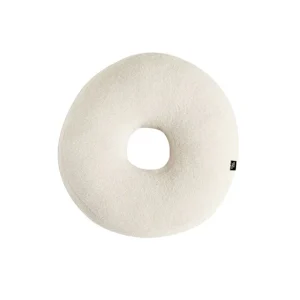 Raly Kussen: Limited Edition Kussen met Minimalistische Stijl